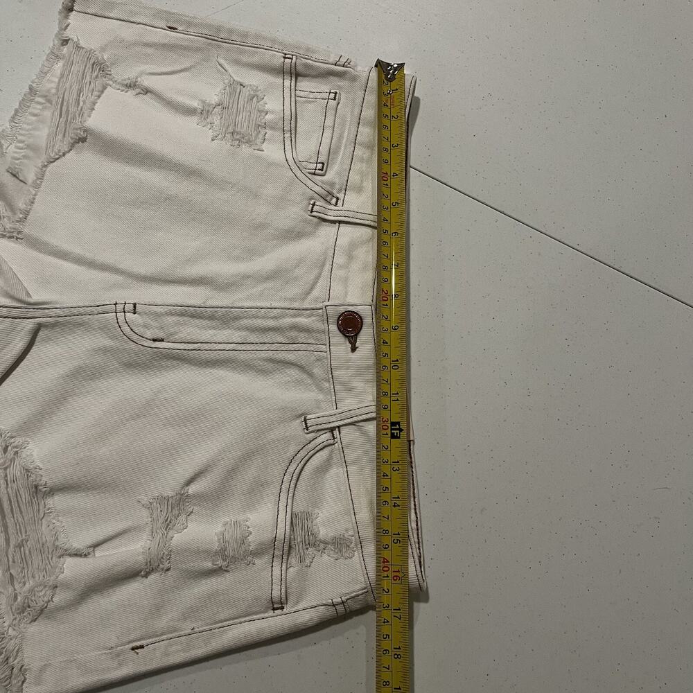 New Womens SO Cutoff Mini Shorts Distressed White Denim Size 32 - Picture 6 of 6